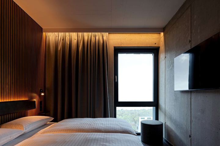 Room 58 of 90