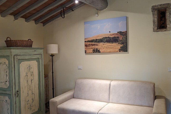 Room 27 of 282
