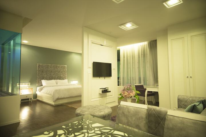 Room 10 of 82