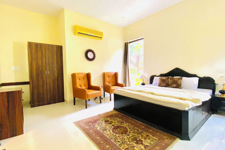 Room 16 of 60