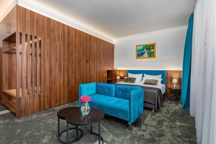 Room 15 of 87