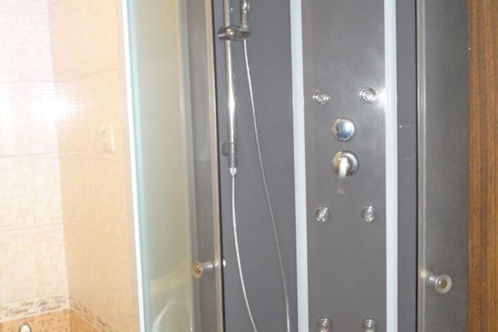 Room 70 of 99