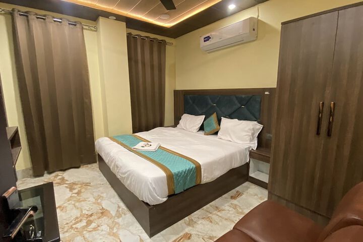 Room 6 of 21