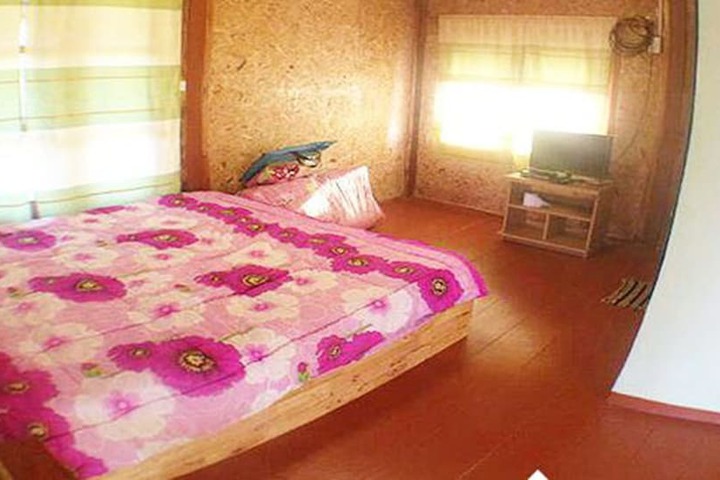 Room 9 of 52