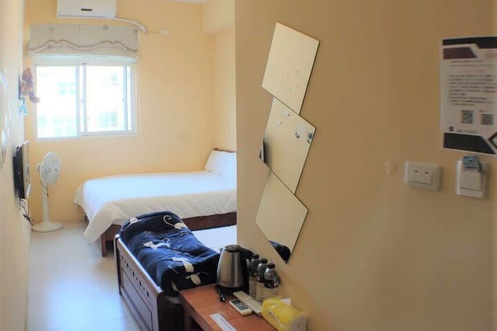 Room 28 of 69