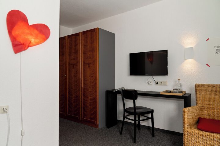 Room 58 of 395