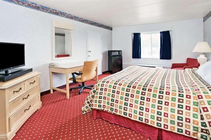 2 Double Beds (10 of 16)