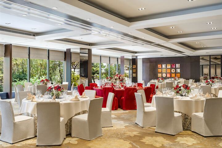 Ballroom/Hall 40 of 48