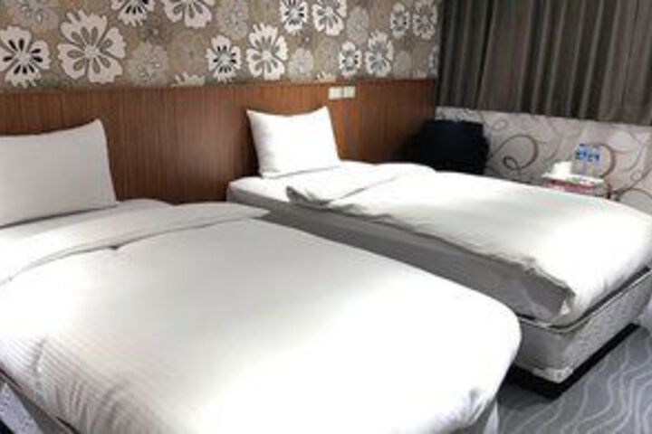 Room 10 of 22