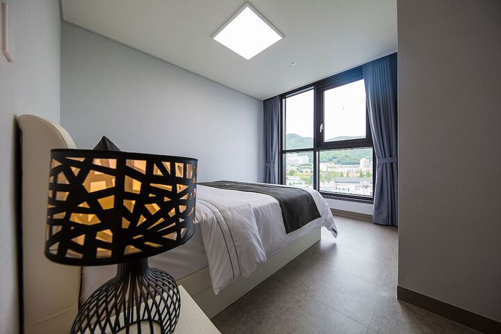 Room 12 of 65