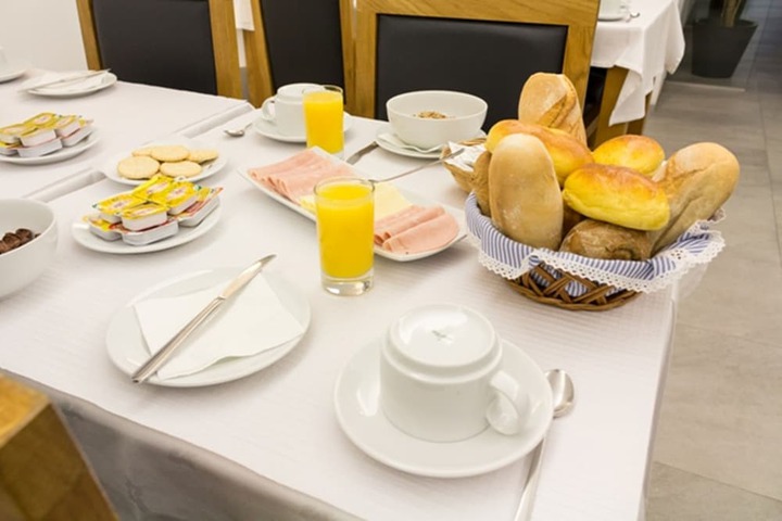 Breakfast/Coffee Service 29 of 38