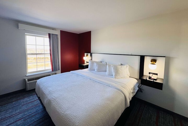 1 King Bed (17 of 30)