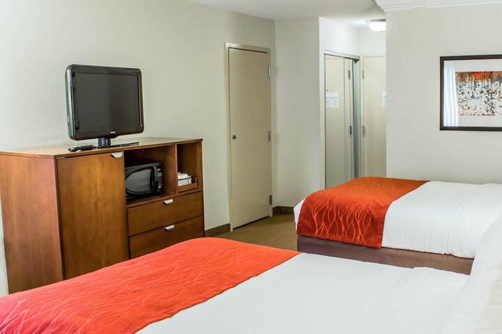 2 Double Beds (4 of 9)