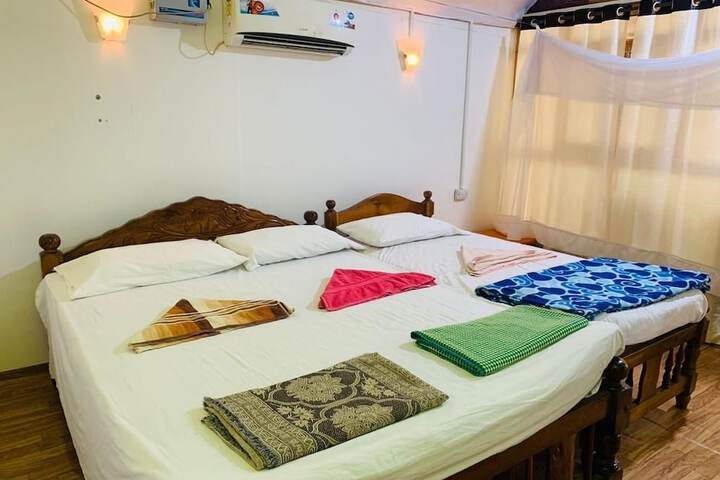 Room 6 of 7
