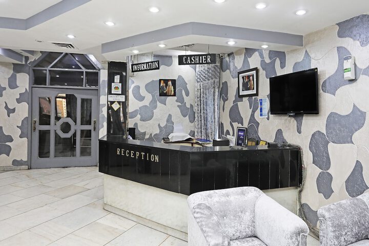 OYO 29566 HOTEL MID TOWN