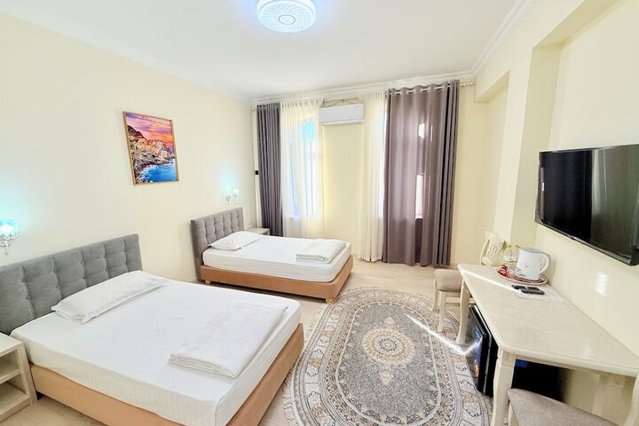 Room 6 of 49