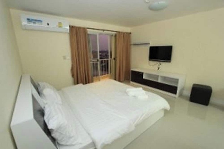 Room 11 of 84