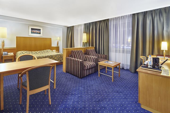 Room 17 of 64