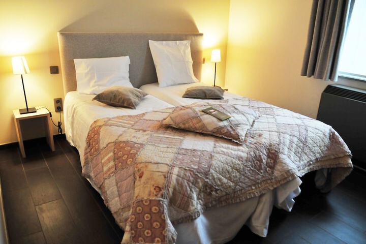 Room 8 of 47