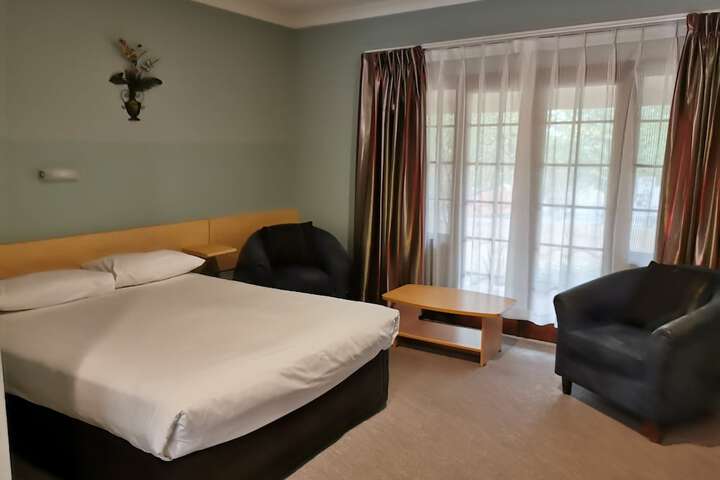 Room 15 of 40