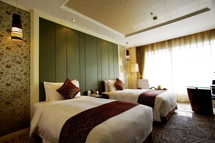 Room 5 of 20