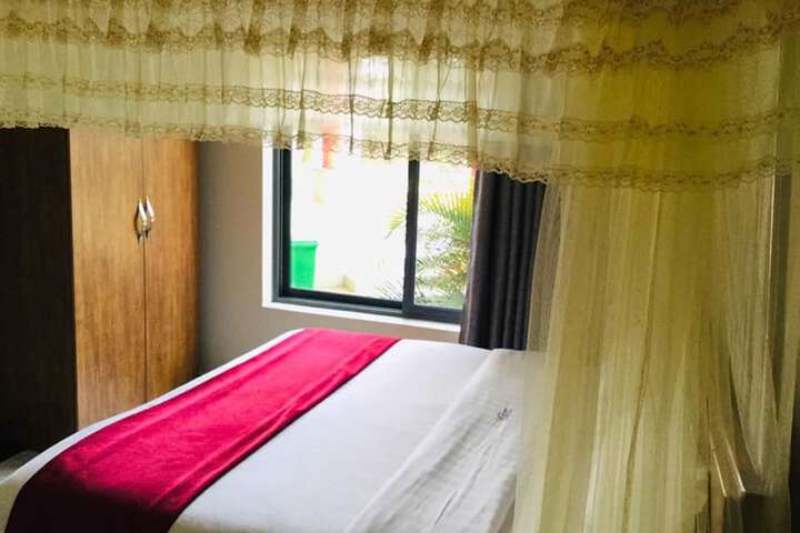 Room 8 of 47