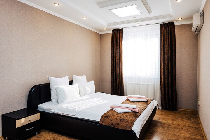 Room 7 of 90