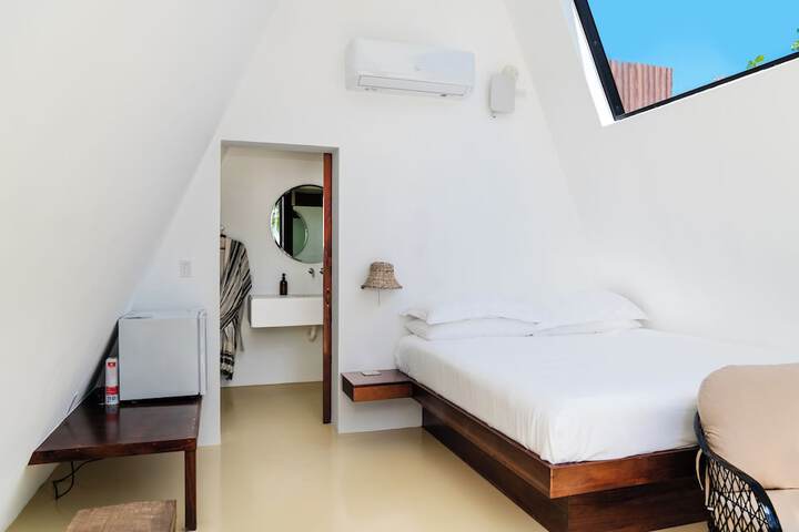 Room 2 of 44