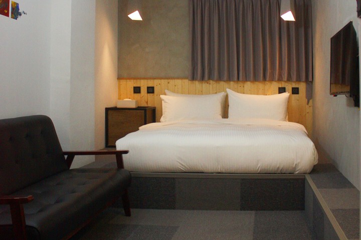 Room 16 of 61