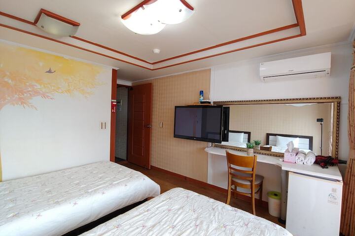 Room 29 of 46