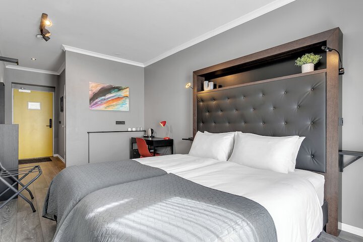Room 17 of 35