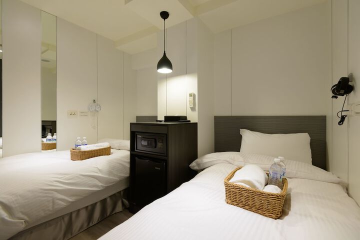 Room 15 of 53