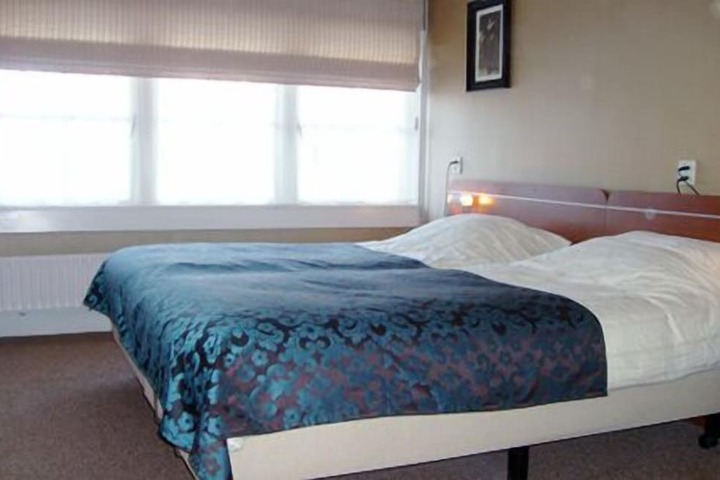 Room 6 of 23
