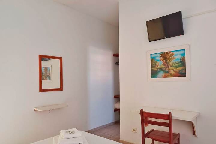 Room 3 of 26
