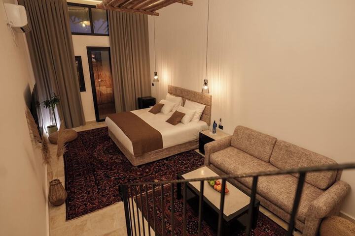 Room 6 of 22