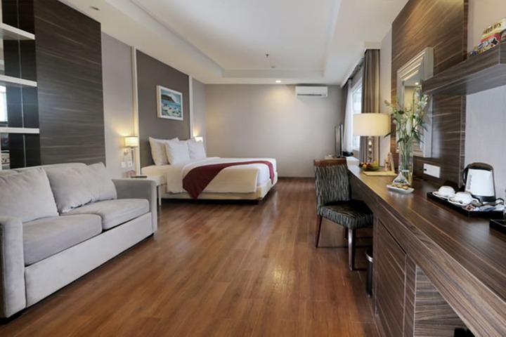 Room 5 of 32