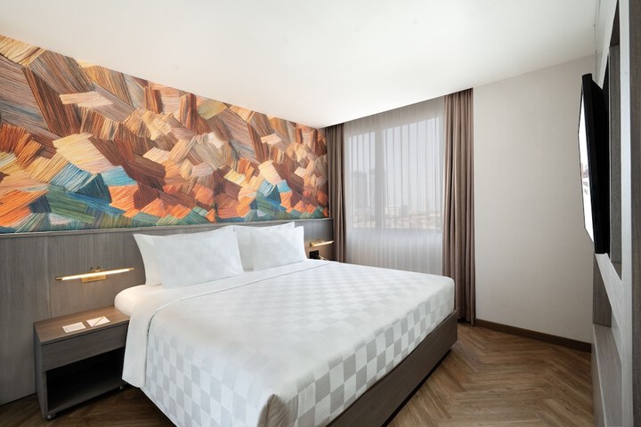 Room 13 of 68