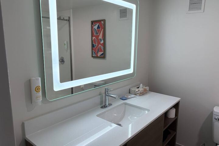 Room 15 of 32