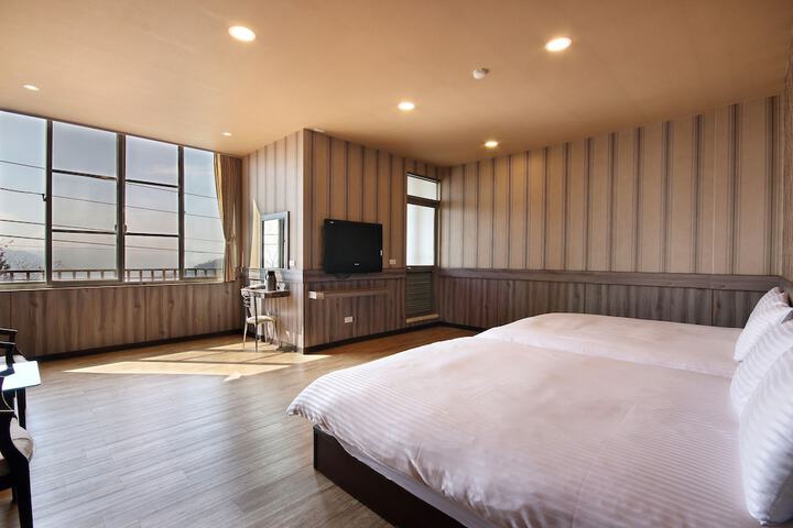 Room 16 of 30