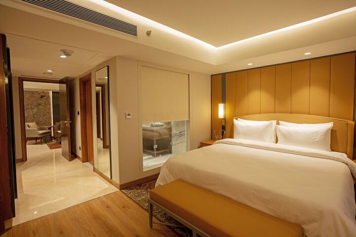 Room 17 of 111