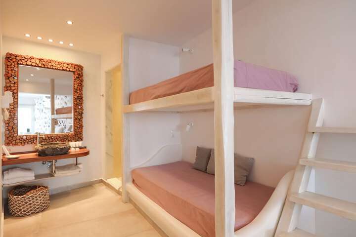 Room 46 of 106
