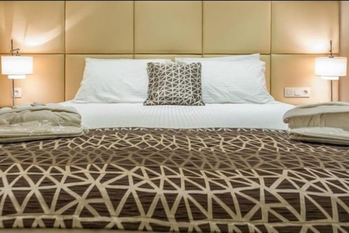 Room 10 of 46