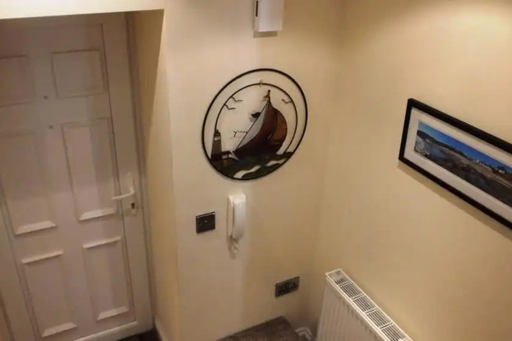 Room 10 of 15