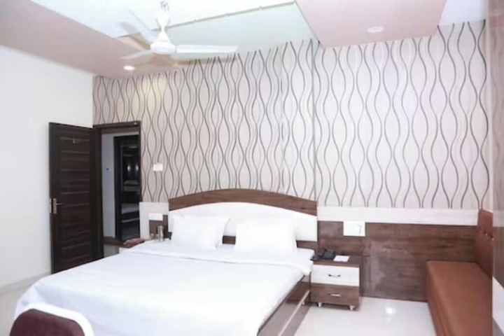 Room 5 of 7