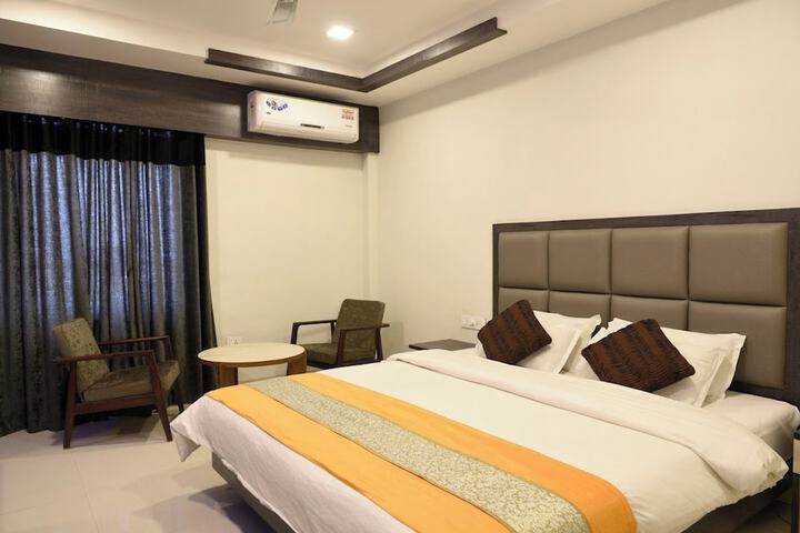 Room 7 of 15