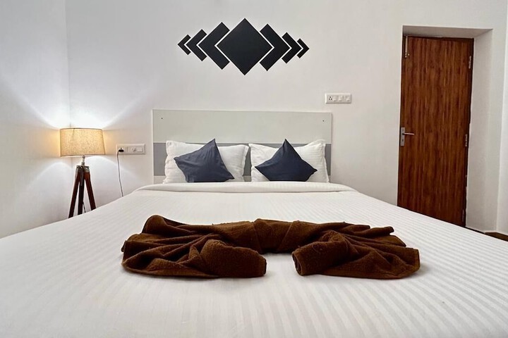 Room 6 of 27