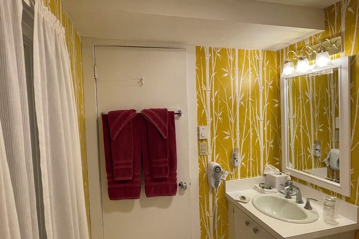 Room 113 of 148