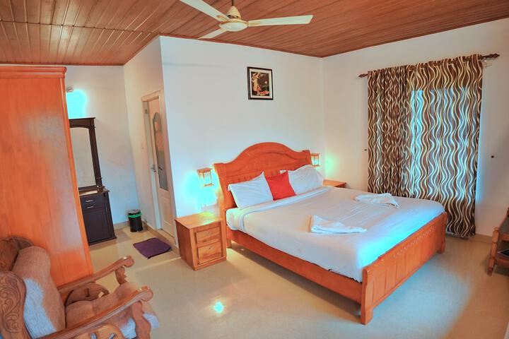 Room 4 of 66