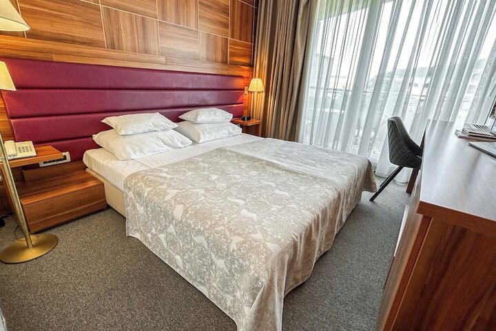 Room 8 of 26