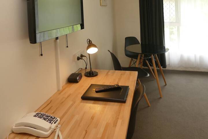 Room 5 of 75